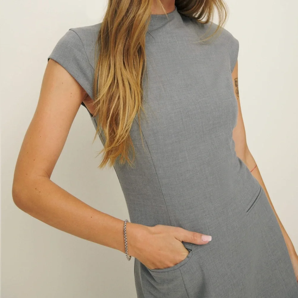 Reformation Vivienne Dress Charcoal - Picture 3 of 7